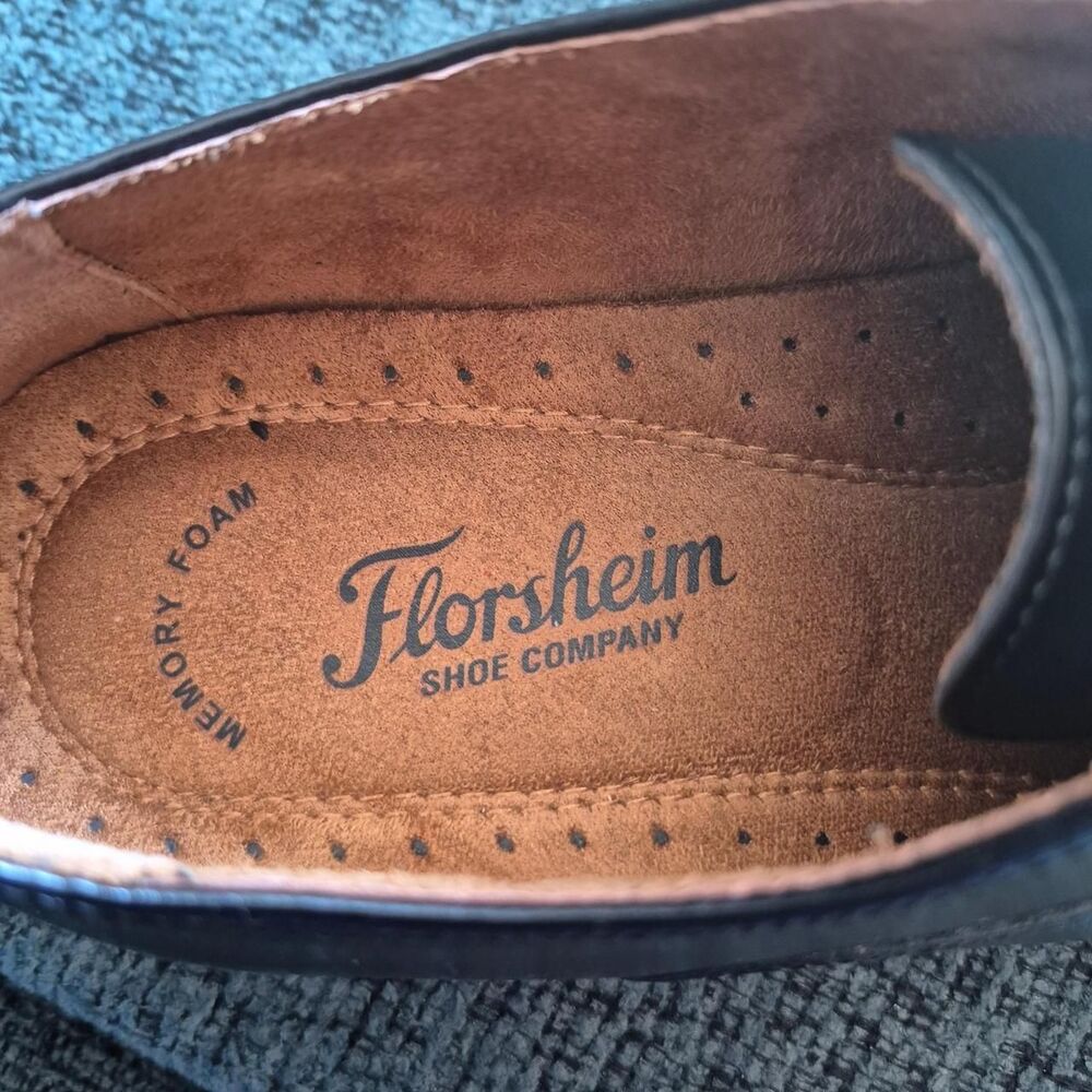 Florsheim Men's Black Oxfords - Picture 4 of 8
